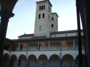 the Basilica di San'Abbondio church
